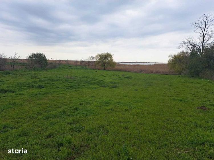 Teren de 3615 mp, în Jurilovca