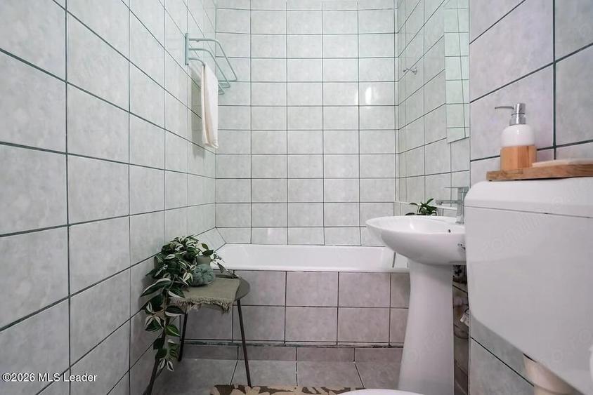 Apartament cu 4 camere semidecomandat în Drumul Taberei