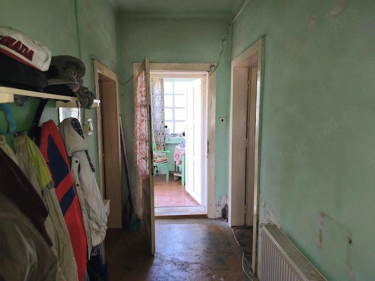 Casă cu 2 camere cu Teren 392 Mp în Central