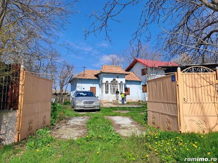 Casă cu 4 camere cu Teren 3850 Mp în Olanu