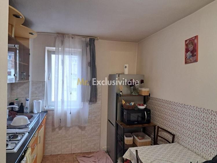 Apartament cu 3 camere decomandat, mobilat în Aghireșu-Fabrici
