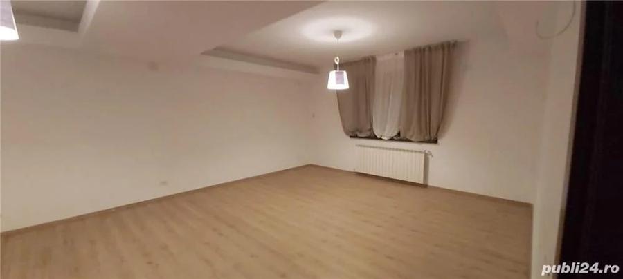 Duplex cu 5 camere cu Teren 400 Mp în Central