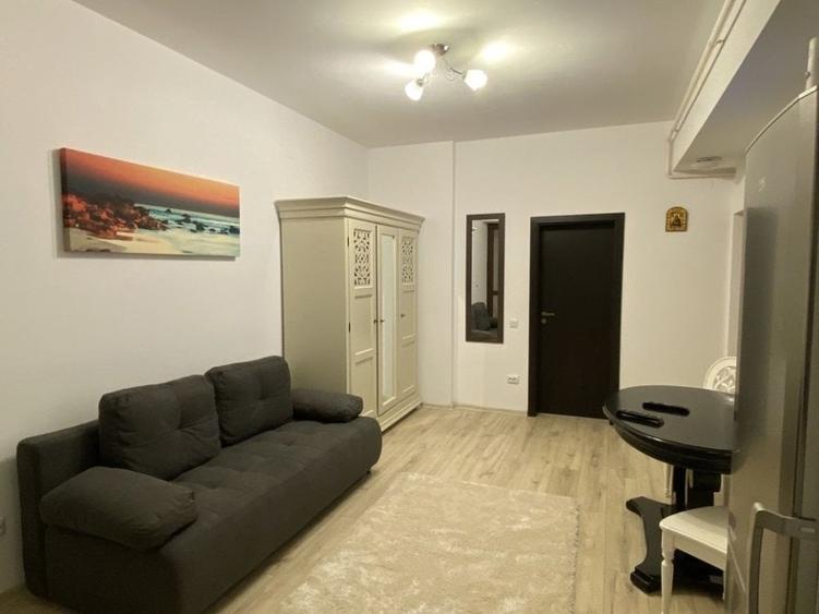 Garsonieră decomandată în Palat