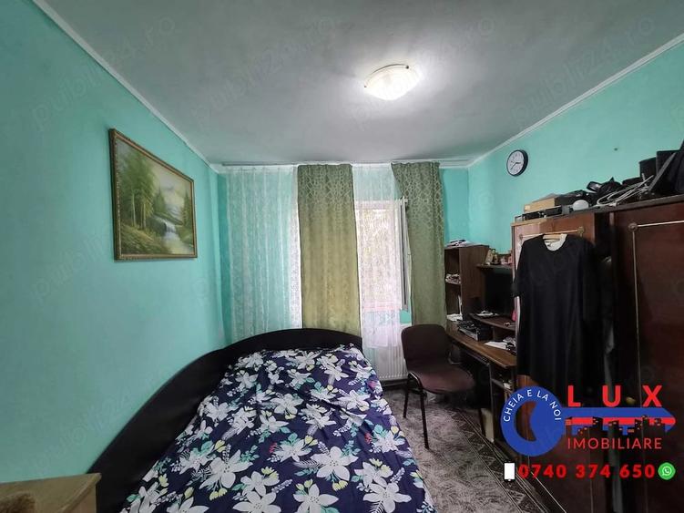 Apartament cu 3 camere semidecomandat în Babadag