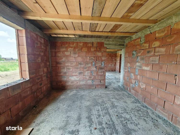 Casă cu 3 camere cu Teren 400 Mp în Hemeiuș
