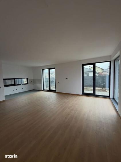 Casă cu 4 camere cu Teren 465 Mp în Sânpetru