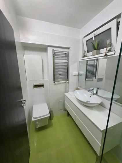 Apartament cu 3 camere semidecomandat, mobilat în Știrbei Vodă