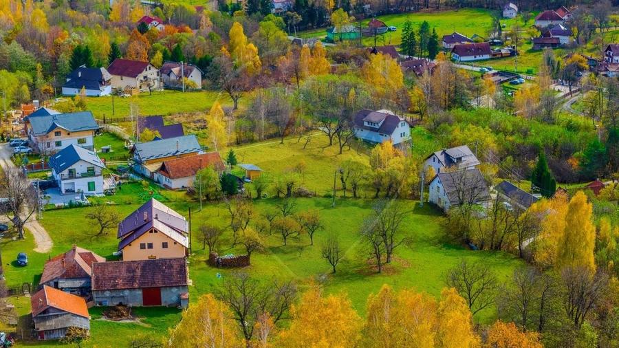 Teren Construcții intravilan de 1841 mp, în Predeluț
