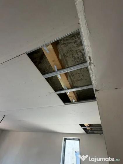 Casă cu 4 camere cu Teren 500 Mp în Central