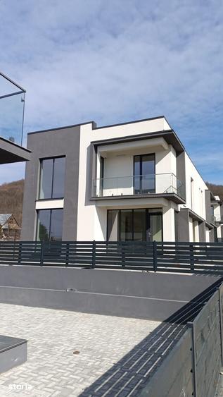 Casă cu 3 camere cu Teren 400 Mp în Budeasa