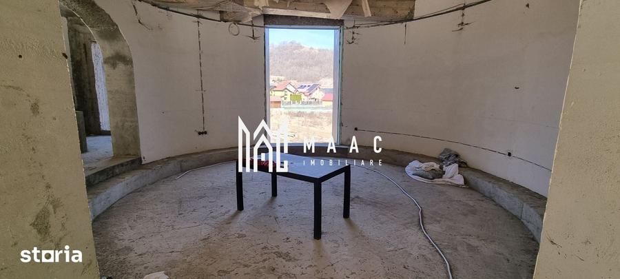 Casă cu 6 camere decomandat cu Teren 2000 Mp în Central