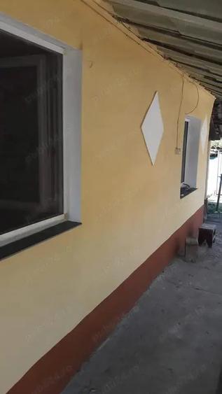Casă cu 2 camere cu Teren 952 Mp în Centura