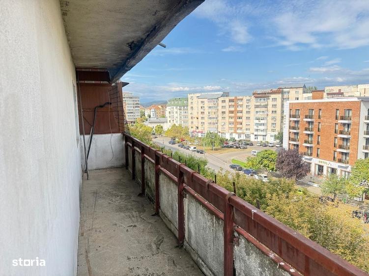 Apartament cu 3 camere decomandat în Central