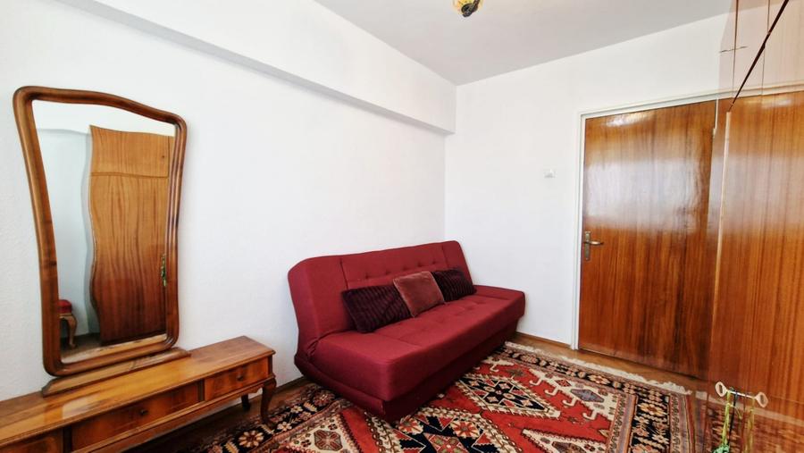 Apartament cu 3 camere decomandat, mobilat în Kiseleff