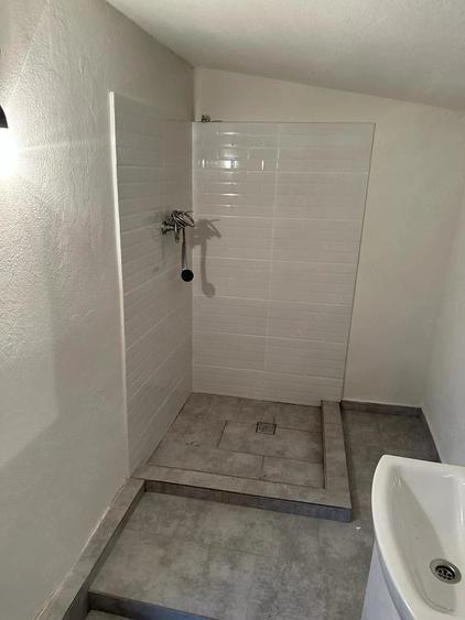 Casă cu 6 camere cu Teren 160 Mp în 13 Septembrie
