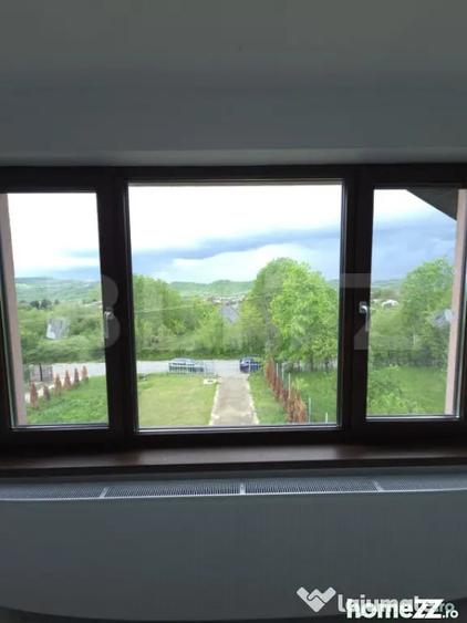 Casă cu 7 camere cu Teren 784 Mp în Central