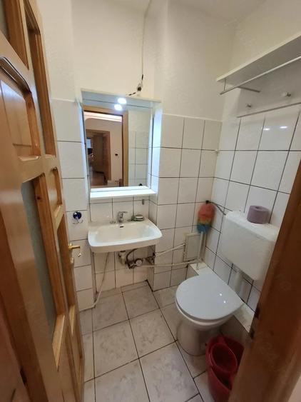 Apartament cu 3 camere semidecomandat în Govândari