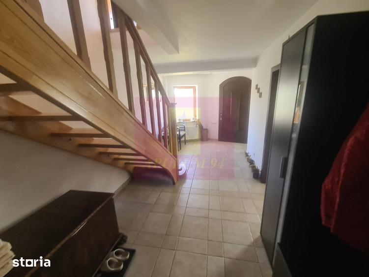 Casă cu 9 camere cu Teren 2066 Mp în Breaza