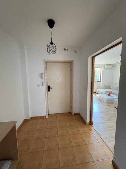 Apartament cu 3 camere decomandat, mobilat în Magheru