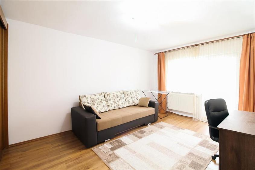 Apartament cu 2 camere decomandat în Zorilor — fotografia 3