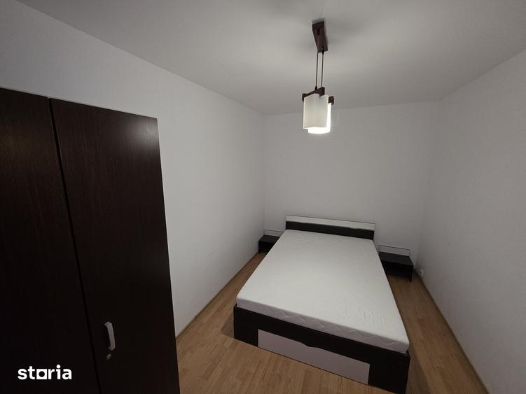 Apartament cu 3 camere semidecomandat în Inel II