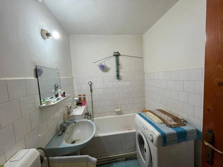 Apartament cu 3 camere decomandat în Est