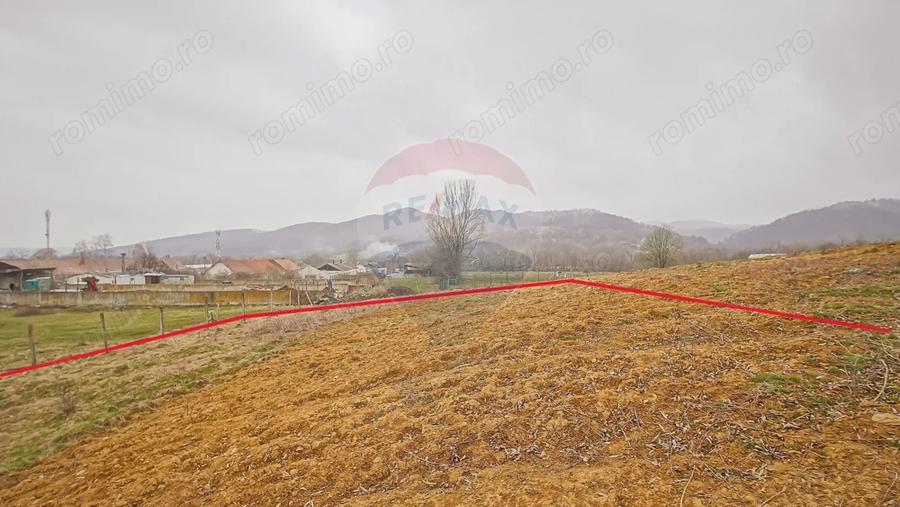 Teren de 656 mp, în Cheile Râșnoavei