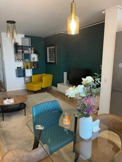 Apartament cu 2 camere semidecomandat, mobilat în Floreasca