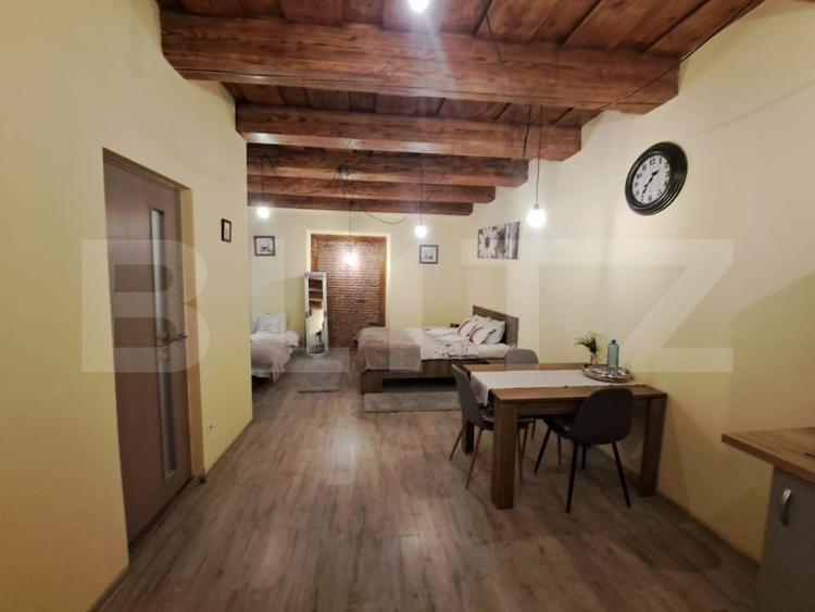 Casă individuală cu 1 camere cu Canalizare în Centrul Istoric