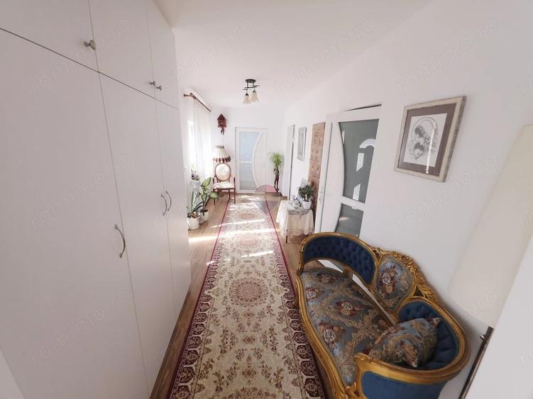 Casă cu 3 camere cu Teren 2836 Mp în Zănești
