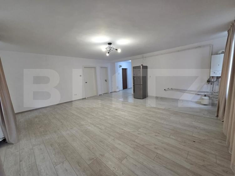Apartament cu 3 camere decomandat, mobilat în Florești