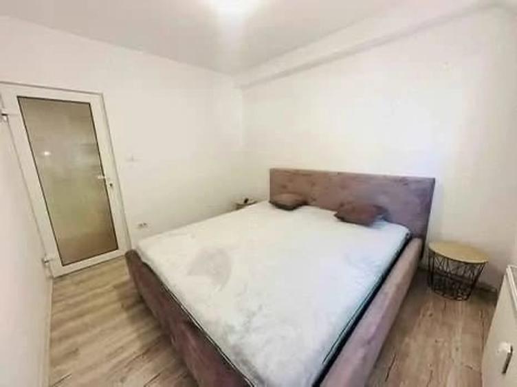 Apartament cu 2 camere semidecomandat în Intim