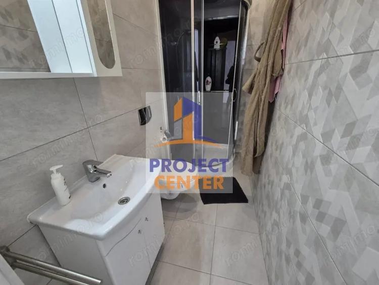 Apartament cu 4 camere decomandat în Central
