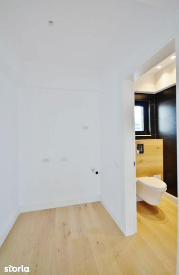 Apartament cu 5 camere în Gara de Nord