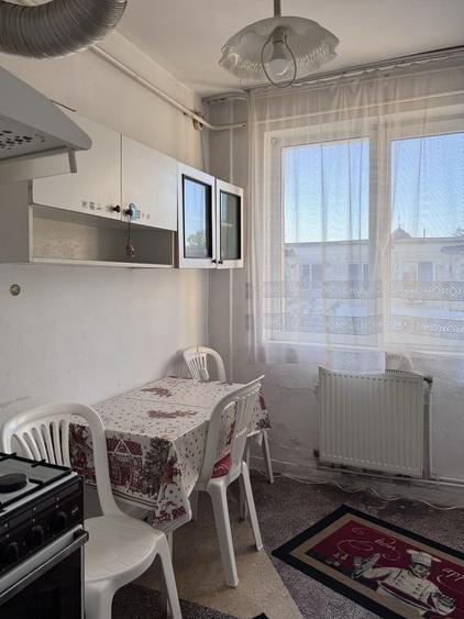 Apartament cu 2 camere semidecomandat în Calea Galați