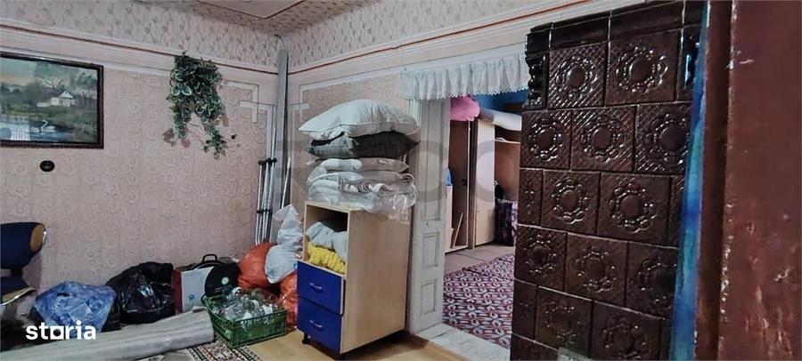 Casă cu 4 camere cu Teren 3000 Mp în Alparea