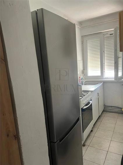 Apartament cu 4 camere semidecomandat în Dacia