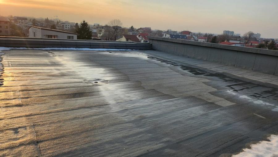 Birou, de 1,157 mp, în Dămăroaia