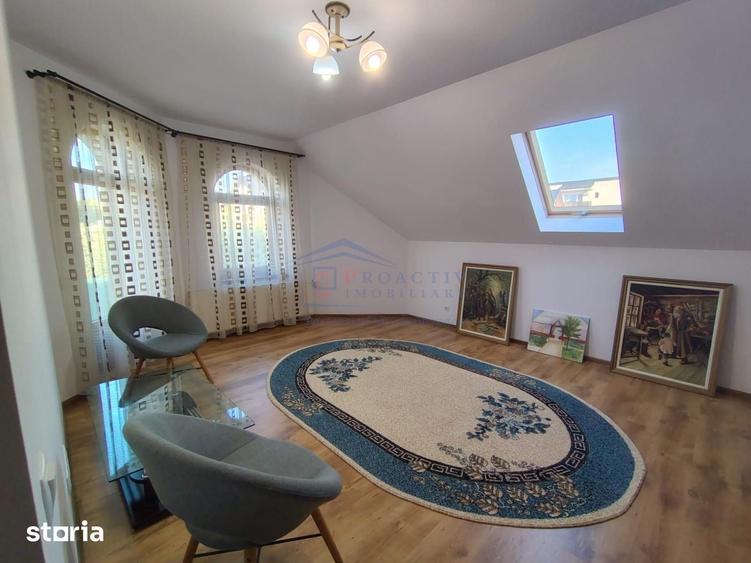 Casă cu 7 camere cu Teren 800 Mp în Șcheia