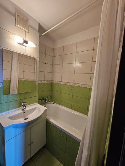 Apartament cu 2 camere decomandat în Titan