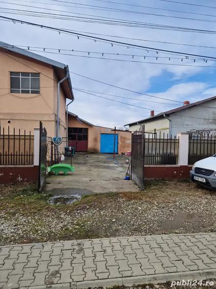 Casă cu 5 camere cu Teren 430 Mp în Șipotu