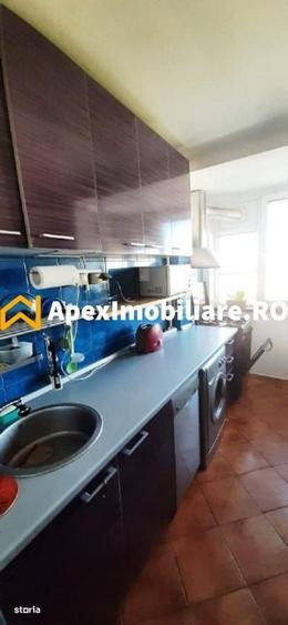Apartament cu 3 camere decomandat în Giurgiului