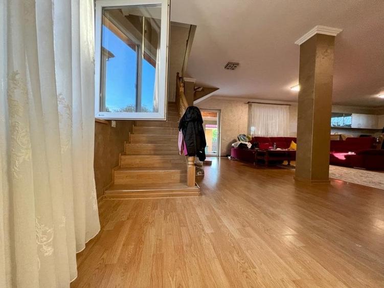 Casă cu 6 camere în Moșnița Veche - 25