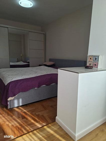 Apartament cu 4 camere decomandat în Central