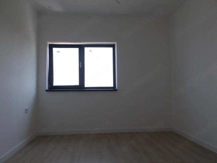 Triplex, P+E, Sacalaz, 3 si 2 dormitoare, living, la cheie, 105 si 86mp, com=0% - 2