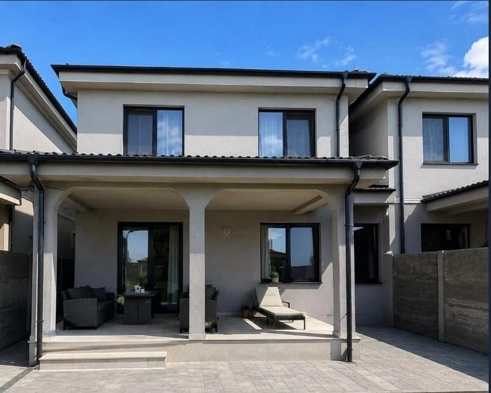Duplex cu 4 camere cu Canalizare în Moșnița Nouă