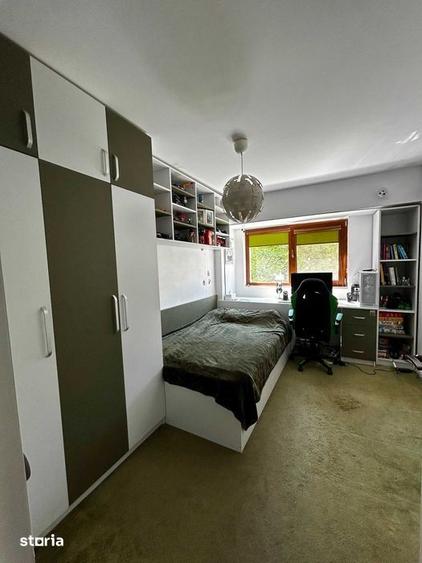 Apartament cu 3 camere decomandat, mobilat în Berceni