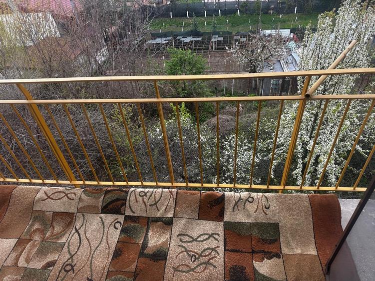 Apartament cu 4 camere decomandat, mobilat în Central