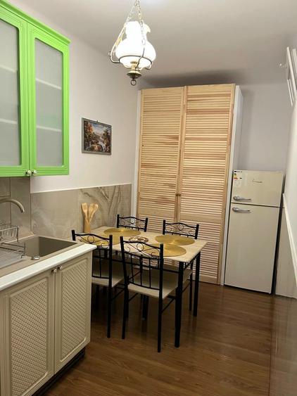 Apartament cu 3 camere decomandat în Centrul Istoric