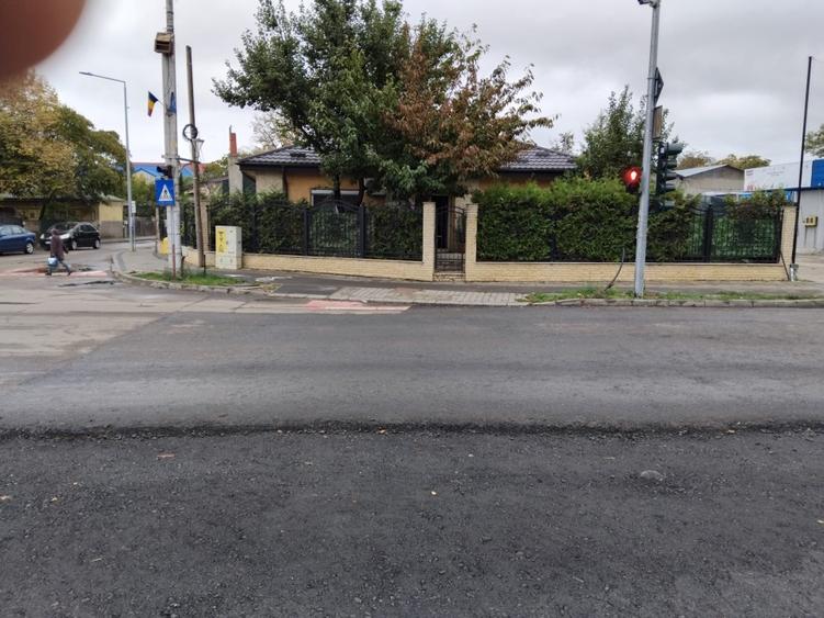 Casă individuală cu 5 camere cu Teren 841 Mp în Central